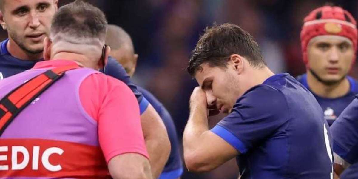 French Rugby Captain Antoine Dupont Undergoes Surgery for Cheekbone Injury